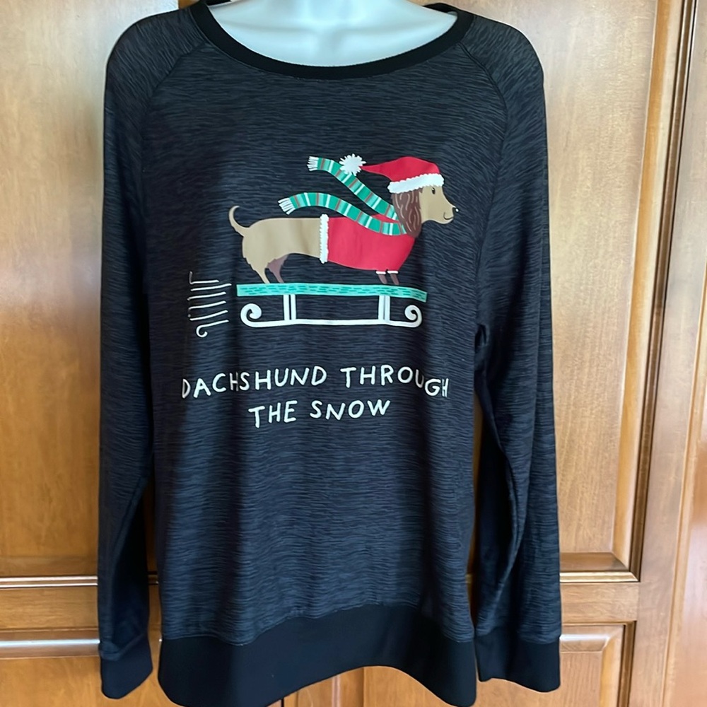 UGLY? DEREK HEART CHRISTMAS/HOLIDAY TOP FEATURING DACHSHUND Excellent Cond! Sz M
